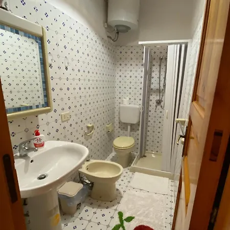 Centro Storico Flat 7 Mins From Port Lipari (Isola Lipari)